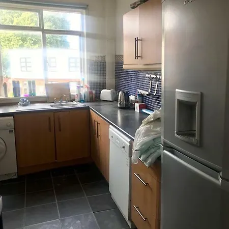 Cheap Basic, No Frills Flat. Sleeps 6, Suitable For Construction Workers? Edgware Exterior photo