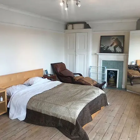 Cheap Basic, No Frills Flat. Sleeps 6, Suitable For Construction Workers? Edgware Exterior photo